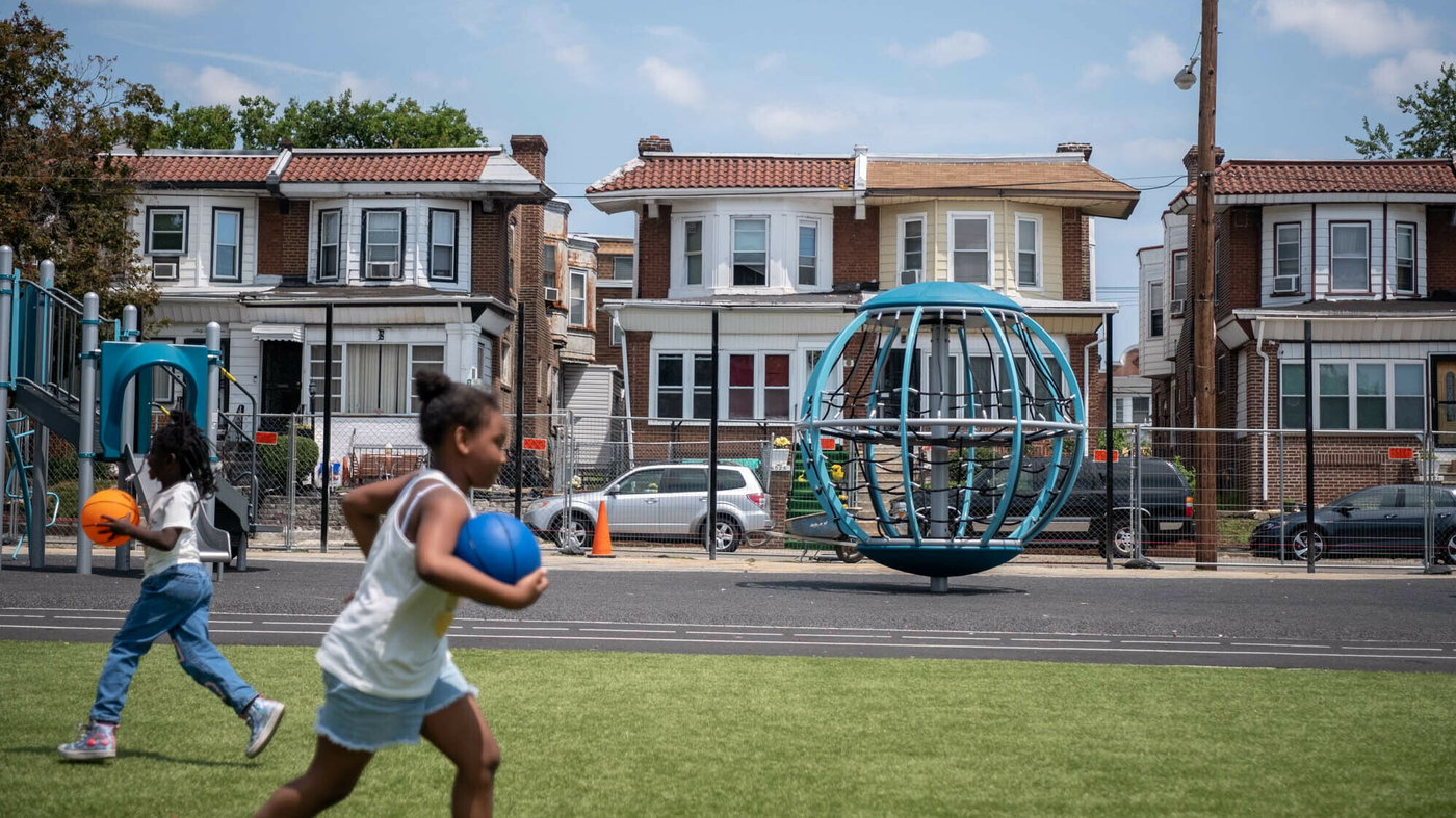 How to transform urban neighborhoods? Ask the kids who revamped their schoolyard : Shots