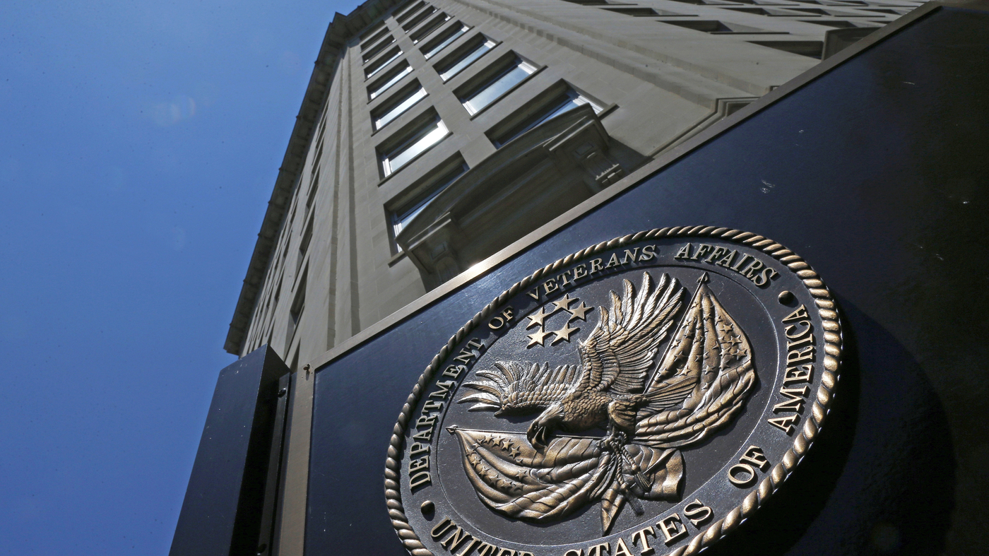 VA hospitals defeat out private facilities, Medicare study exhibits : NPR