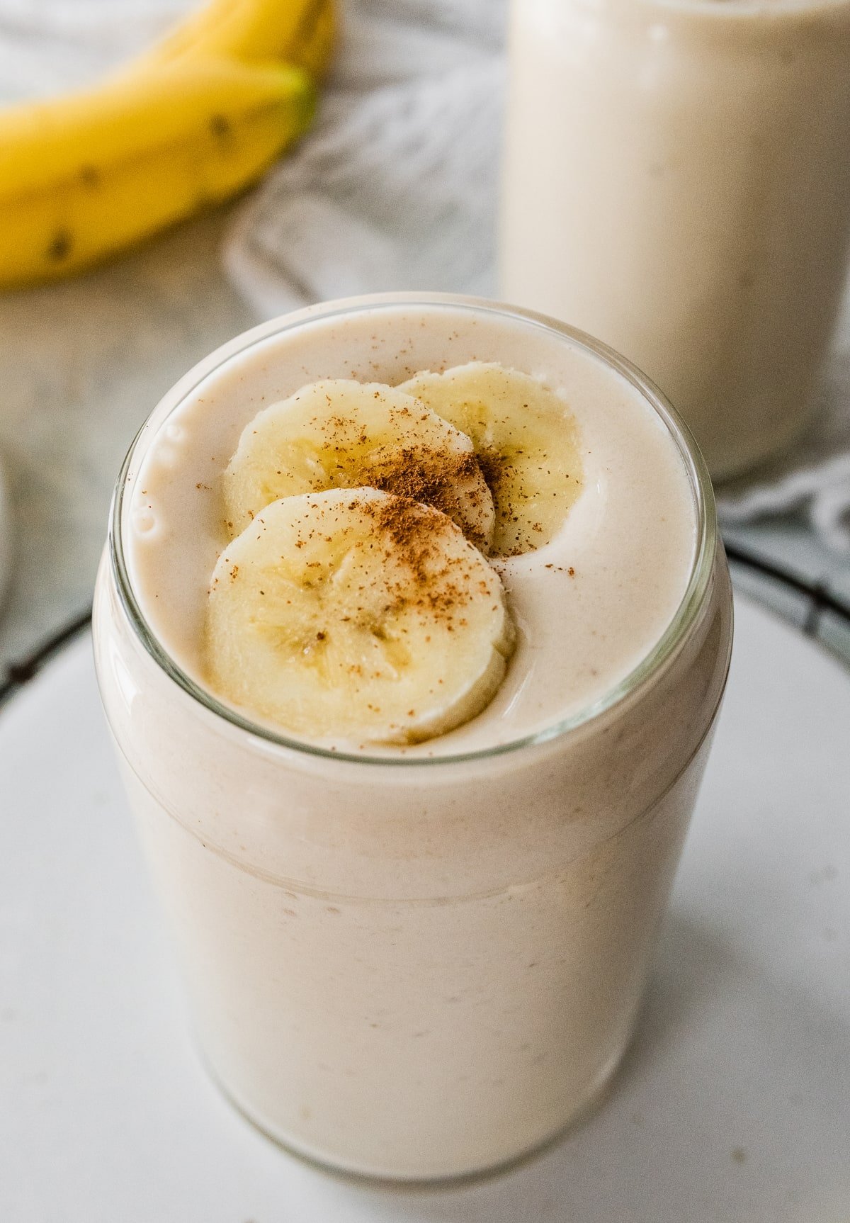 Easy Banana Smoothie (5 Ingredients)