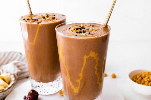 Snickers Protein Smoothie – Eating Bird Food