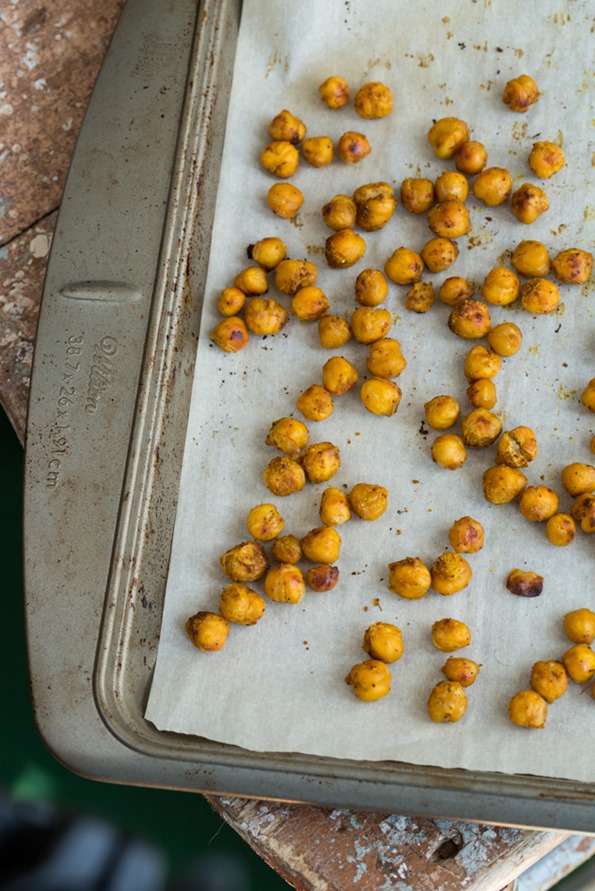 Roasted Spiced Chickpeas – Oh She Glows