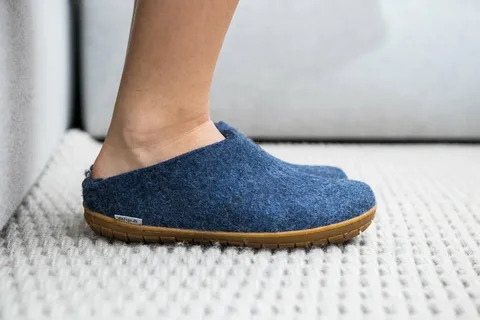 10 Must-Have Features To Look For In Diabetic Slippers
