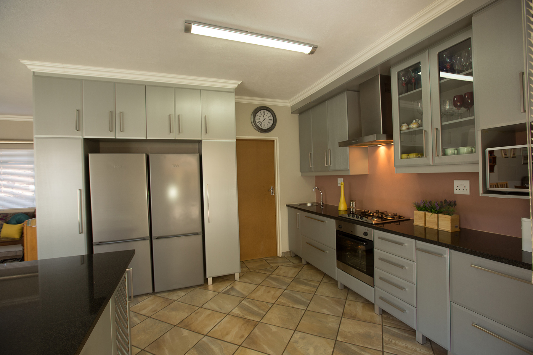 How to Transform Your Kitchen with Built-In Cupboards