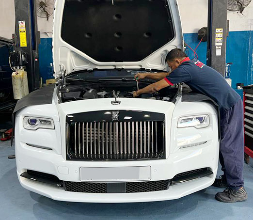 Mastering Elegance: The Art of Rolls-Royce Repair and Maintenance