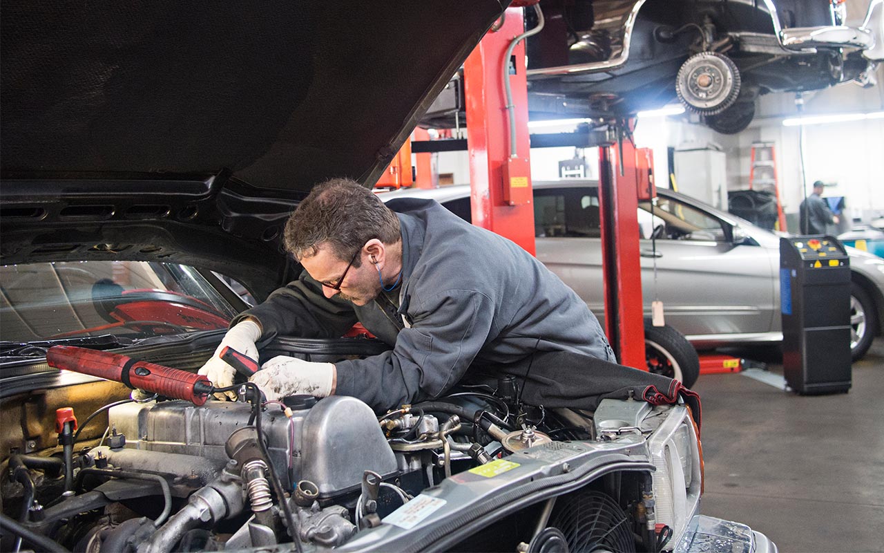 Decoding Your Engine: The Art of Diagnostic Services in Harlow