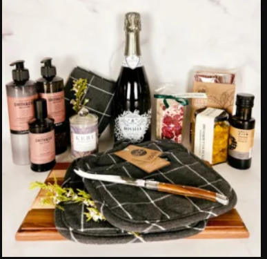The Ultimate Guide to Creating Custom Gift Hampers Online in Australia
