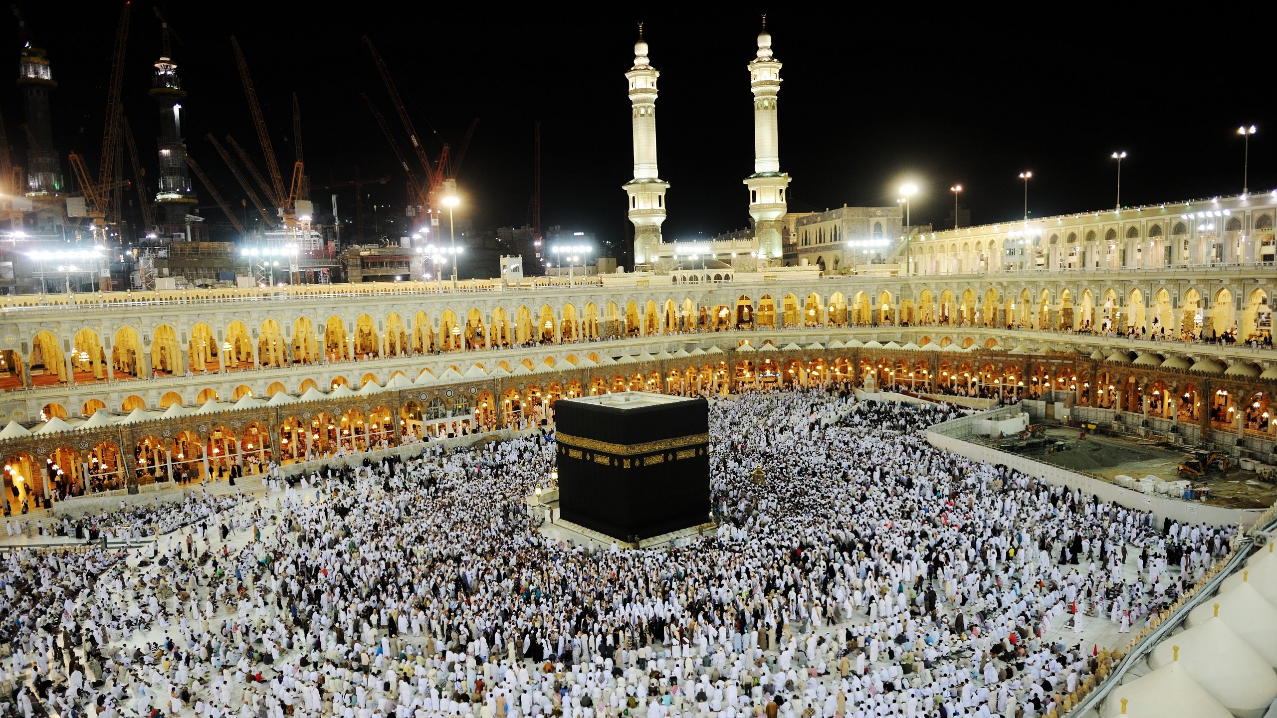 Exploring Divine Journeys: Umrah Packages from Toronto